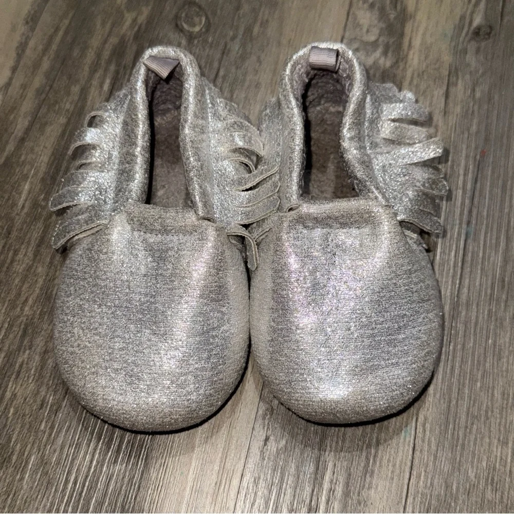 ☀️6/$20☀️ Silver Toddler Moccasins